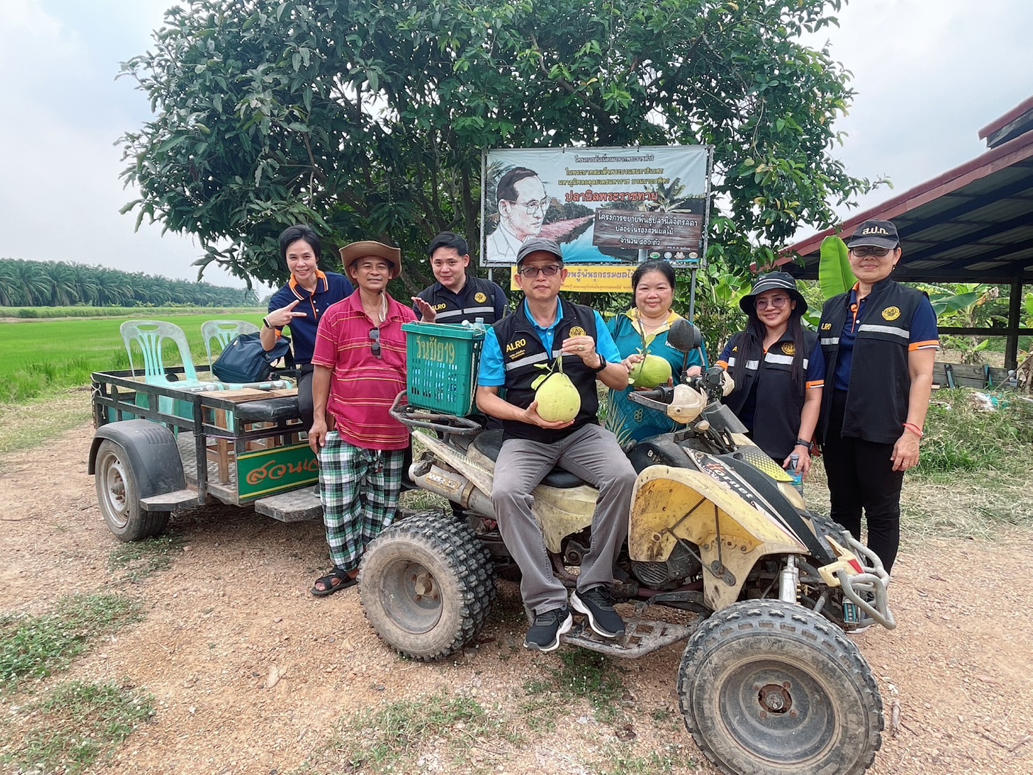 title - ผู้ตรวจราชการ ส.ป.ก. ประชุมตรวจติดตามความก้าวหน้าผลการดำเนินงานตามแผนการตรวจราชการของ ส.ป.ก. ประจำปีงบประมาณ พ.ศ. 2568 รอบที่ 2 เขตตรวจราชการที่ 2 จังหวัดปทุมธานี และลงพื้นที่ตรวจเยี่ยมเกษตรกรแปลงต้นแบบเกษตรกรรมยั่งยืน การทำเกษตรอินทรีย์ ในเขตปฏิรูปที่ดินจังหวัดปทุมธานี